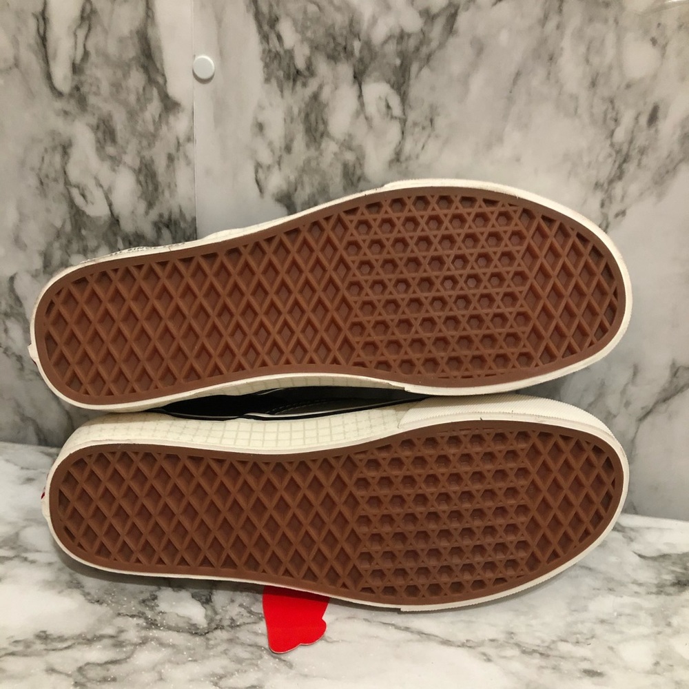 VANS New w/tag Slip On Sneakers - Picture 5 of 8